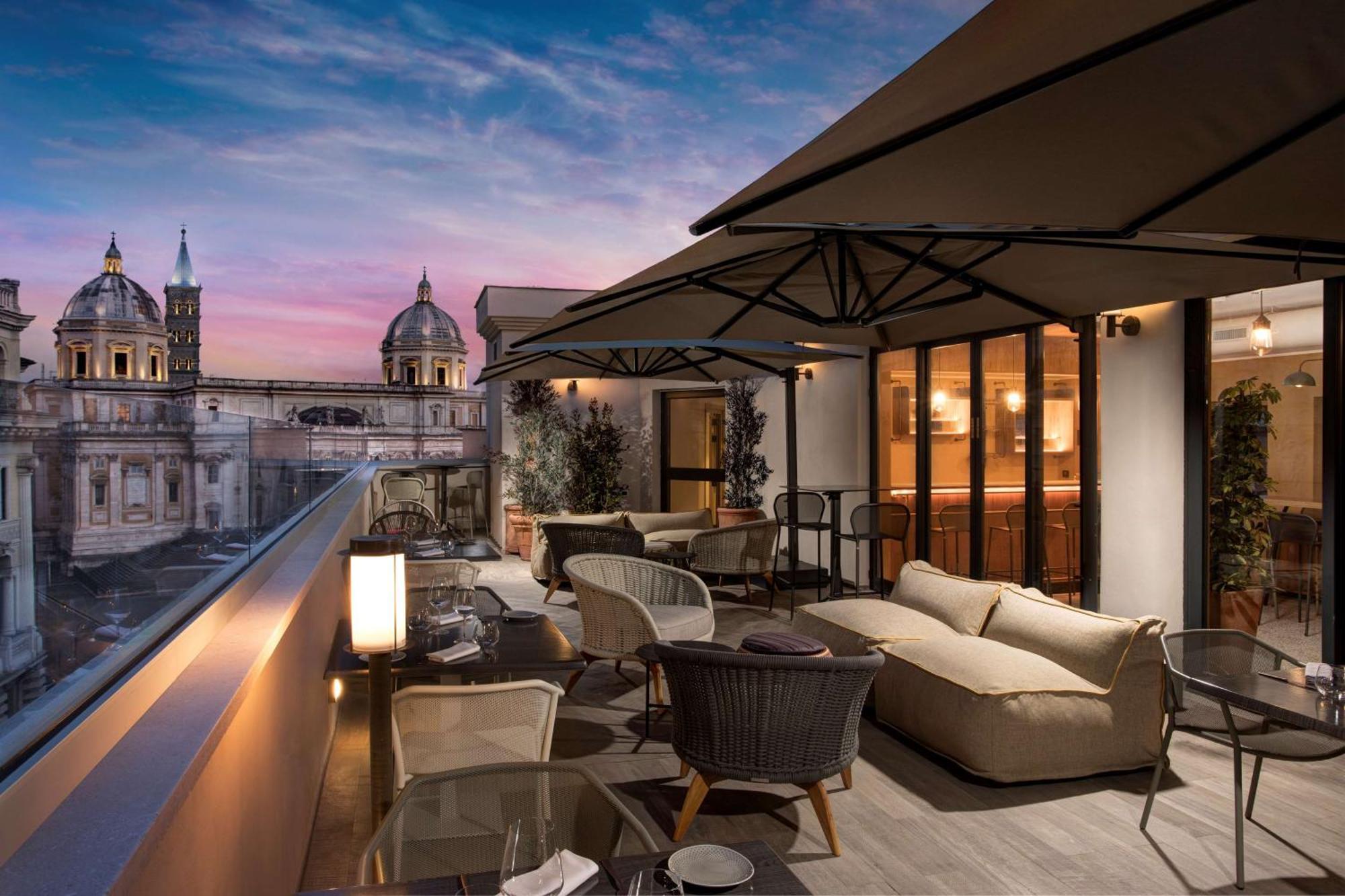 Отель Doubletree By Hilton Rome Monti Экстерьер фото